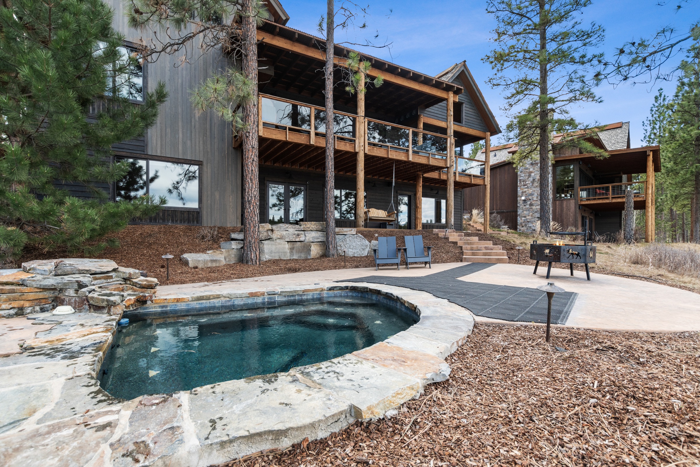 Patio and hot tub at Henry in Eureka, Montana